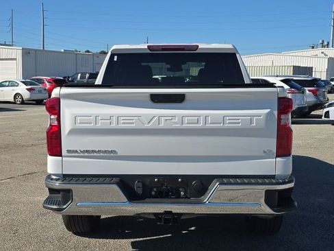 Used 2023 Chevrolet Silverado 1500 LT AWD/4WD image 5