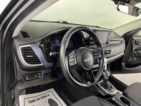 Used 2023 Kia Seltos S FWD image 16