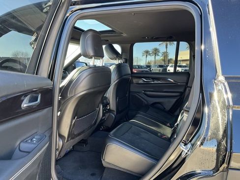 Certified 2023 Jeep Grand Cherokee Altitude image 10