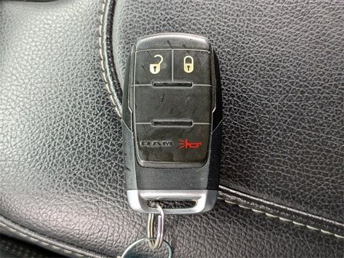 Used 2022 RAM 2500 Tradesman w/ Chrome Appearance Group image 28