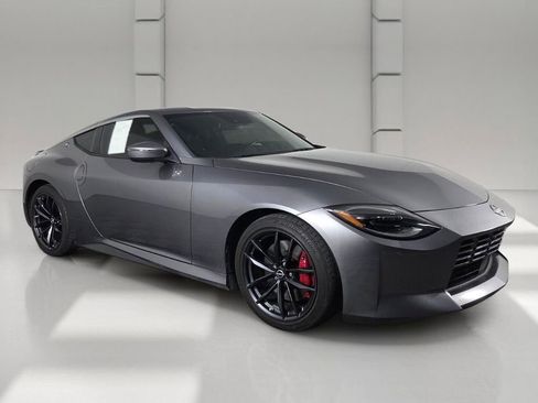 Used 2024 Nissan Z Performance w/ Floor Mat Package RWD image 2