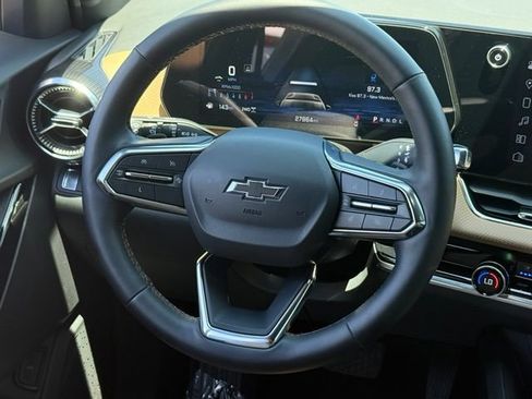 Used 2025 Chevrolet Equinox ACTIV w/ Safety and Technology Package AWD/4WD image 22