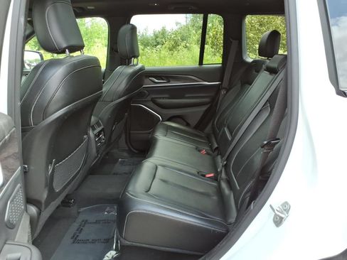 Used 2024 Jeep Grand Cherokee Limited 4xe AWD/4WD image 16