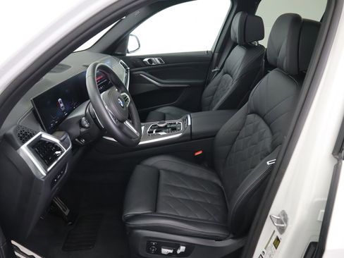 Certified 2025 BMW X5 M60i w/ Climate Comfort Package image 20