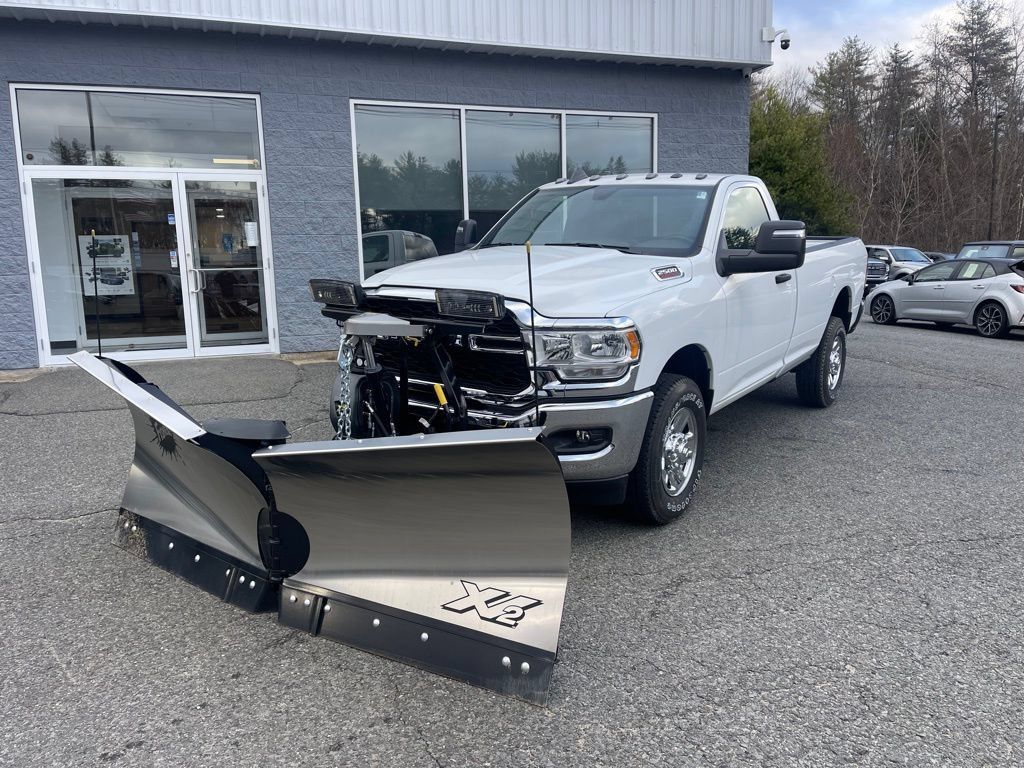 Used 2024 RAM 2500 Tradesman w/ Chrome Appearance Group AWD/4WD image 2