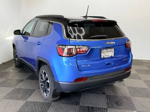 Certified 2022 Jeep Compass Limited w/ Sun and Sound Group AWD/4WD image 8