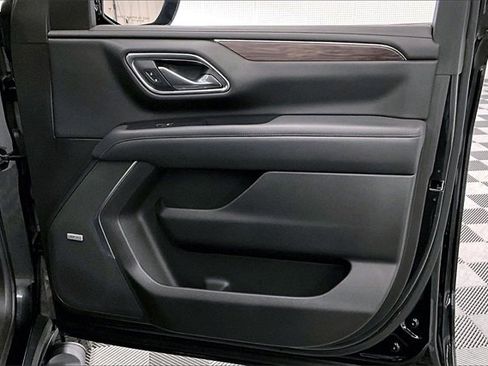 Used 2021 Chevrolet Tahoe Z71 w/ Luxury Package image 18