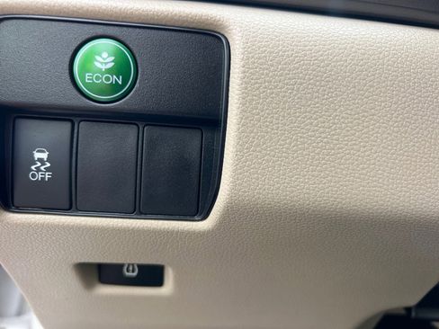 Used 2013 Honda Accord LX image 24