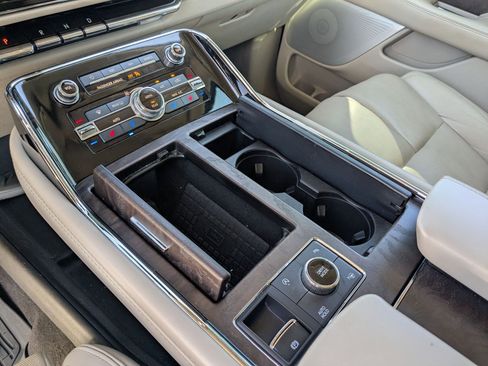 Used 2021 Lincoln Navigator L Reserve image 19