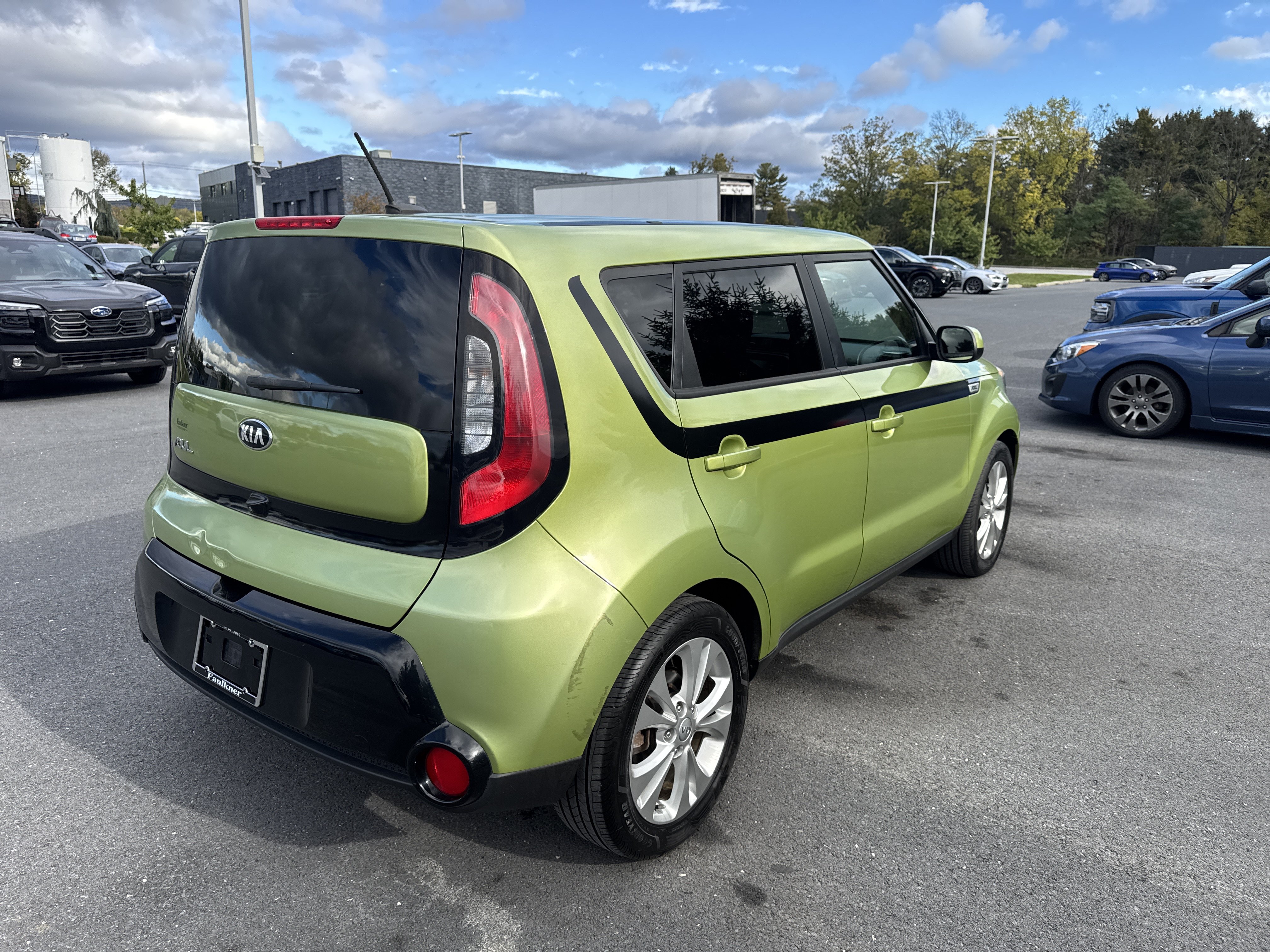 Used 2016 Kia Soul + FWD image 29