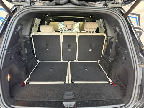 Used 2021 Mercedes-Benz GLB 250 4MATIC w/ Premium Package image 23