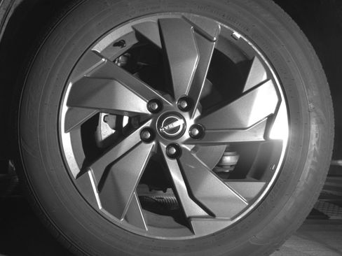 Used 2025 Nissan Rogue SV image 12