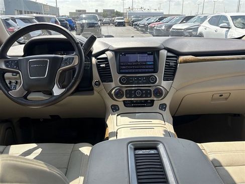 Certified 2017 GMC Yukon XL Denali w/ Open Road Package AWD/4WD image 21