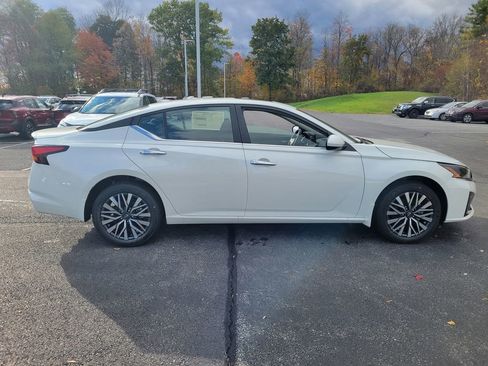 New 2025 Nissan Altima 2.5 SV w/ SV Premium Package image 3