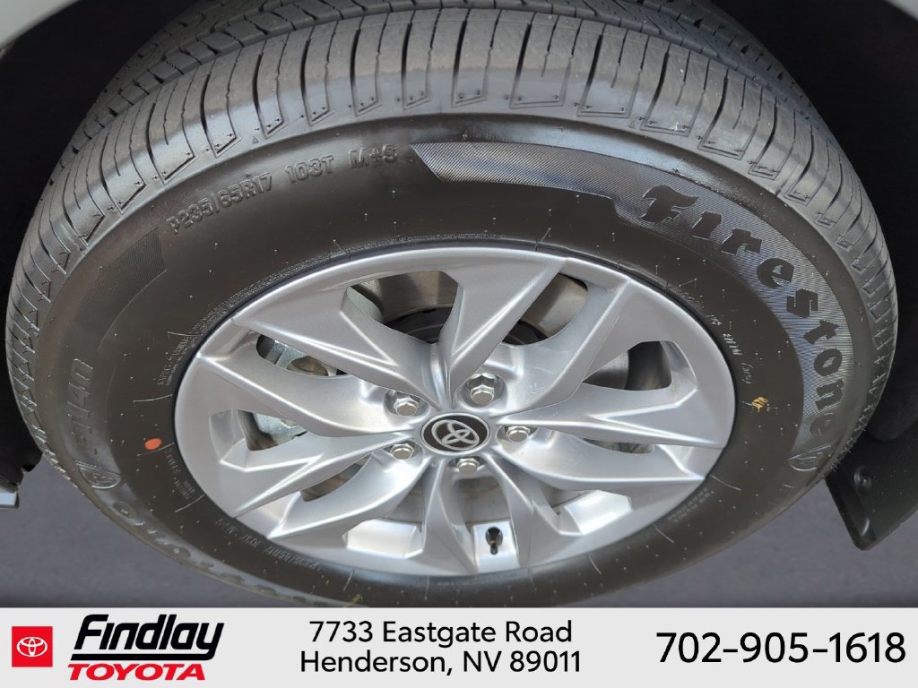 Certified 2026 Toyota Sienna LE FWD image 9