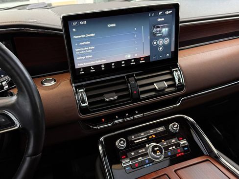 Used 2023 Lincoln Navigator Reserve AWD/4WD image 51