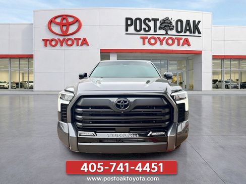 Used 2025 Toyota Tundra Limited AWD/4WD image 4