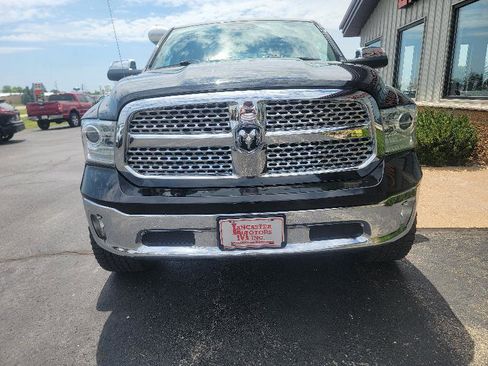 Used 2015 RAM 1500 Laramie AWD/4WD image 3