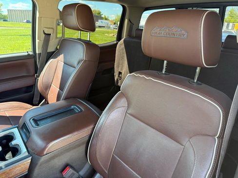 Used 2014 Chevrolet Silverado 1500 High Country w/ High Country Premium Package AWD/4WD image 18