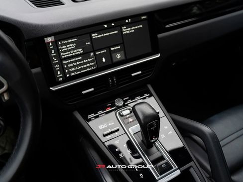 Used 2021 Porsche Cayenne Coupe image 22