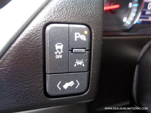 Used 2017 GMC Yukon SLT image 14