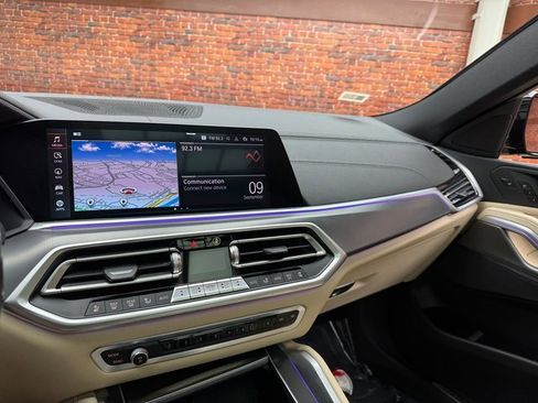 Used 2022 BMW X6 xDrive40i w/ M Sport Package image 17