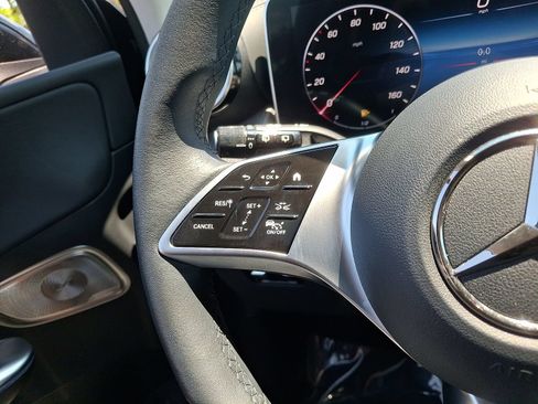 Used 2023 Mercedes-Benz GLC 300 4MATIC image 22