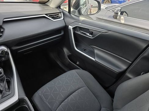 Used 2021 Toyota RAV4 XLE FWD image 17