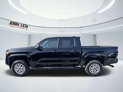 Used 2025 Toyota Tacoma SR AWD/4WD image 6