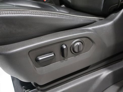 Used 2020 Chevrolet Silverado 1500 High Country w/ Technology Package image 13