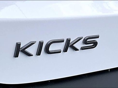 New 2026 Nissan Kicks SV image 15