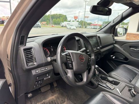 Used 2022 Nissan Frontier PRO-4X w/ Pro-4X Premium Package AWD/4WD image 3