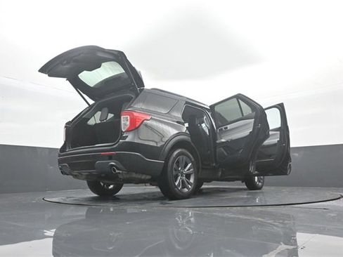 Certified 2023 Ford Explorer XLT w/ Equipment Group 202A image 39