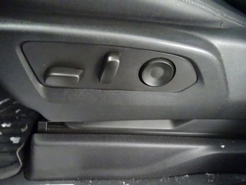 Used 2023 Chevrolet Silverado 1500 LTZ image 3