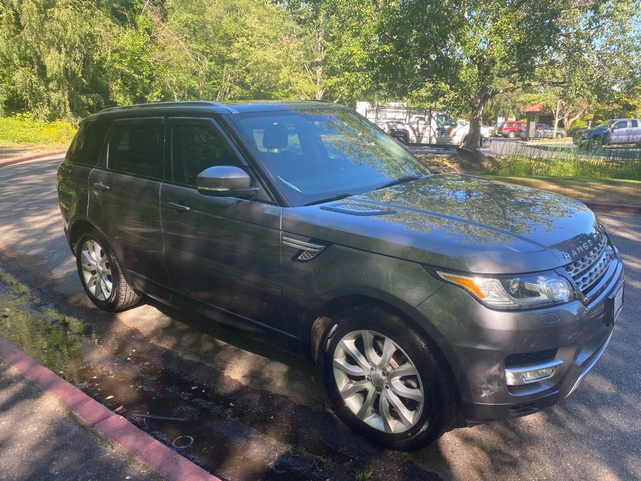 Used 2015 Land Rover Range Rover Sport HSE AWD/4WD image 3