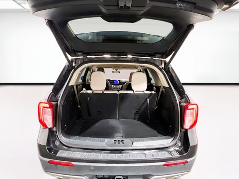 Used 2021 Ford Explorer XLT w/ Equipment Group 202A image 19