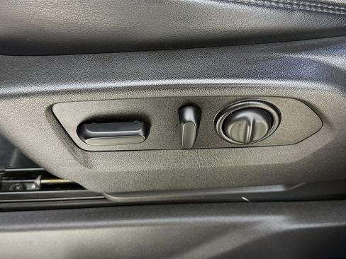 Used 2020 Chevrolet Silverado 1500 High Country w/ Technology Package image 24