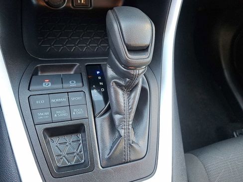 Certified 2025 Toyota RAV4 XLE image 17