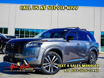 Used 2023 Nissan Pathfinder Platinum w/ Cargo Package