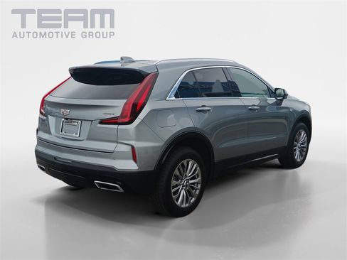 Used 2024 Cadillac XT4 Premium Luxury image 7