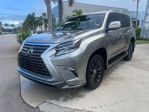 Used 2022 Lexus GX 460 Premium w/ Accessory Package AWD/4WD image 5