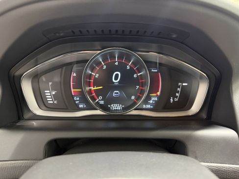Used 2015 Volvo XC60 T6 Platinum FWD image 13