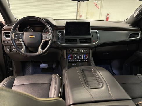 Used 2021 Chevrolet Suburban Premier w/ Premium Package AWD/4WD image 28