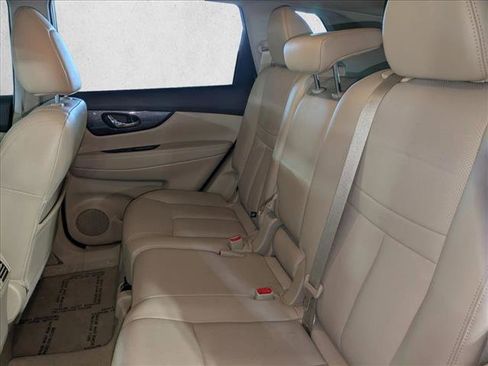 Used 2015 Nissan Rogue SL image 19