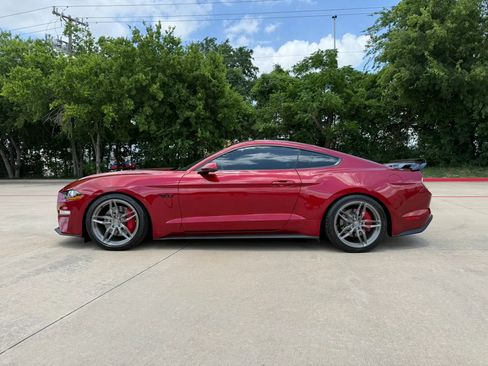 Used 2019 Ford Mustang GT Premium w/ Equipment Group 401A RWD image 3