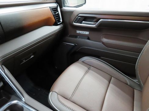 Used 2024 GMC Sierra 1500 Denali w/ Denali Reserve Package image 28