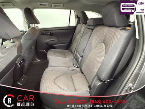 Used 2021 Toyota Highlander LE image 49