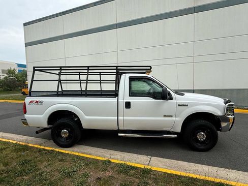 Used 2005 Ford F250 XLT AWD/4WD image 11