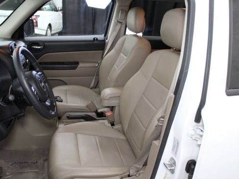 Used 2016 Jeep Patriot High Altitude FWD image 14