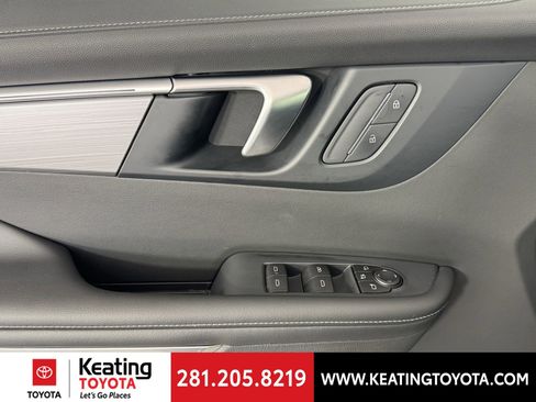 Used 2025 Buick Enclave Preferred image 12